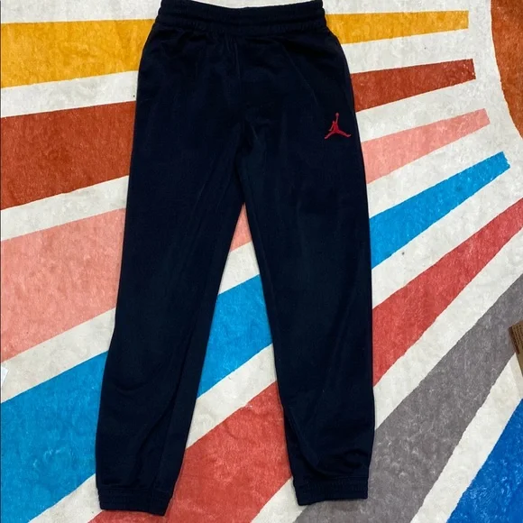 4/$10 Jordan Kids Black Jogger Pants boys medium - Picture 1 of 5